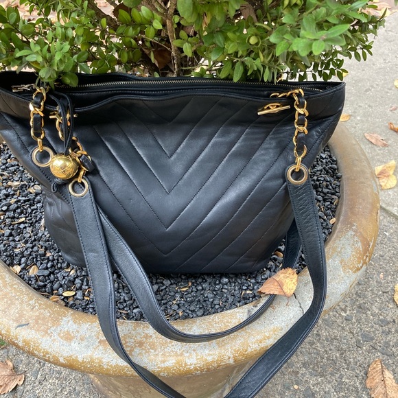 CHANEL Handbags - Chanel chevron vintage handbag deep navy blue